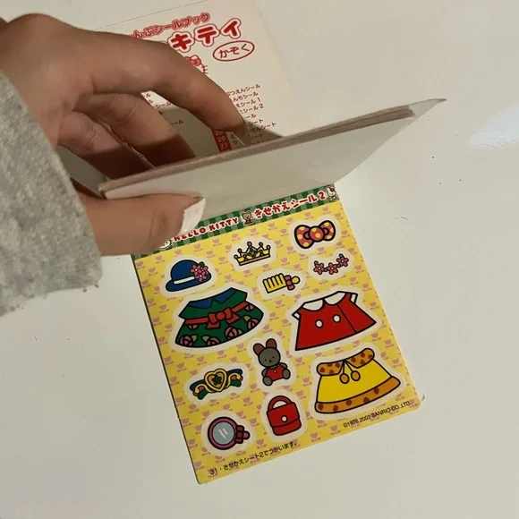 Hello Kitty Sticker Book - Picture 5 of 5